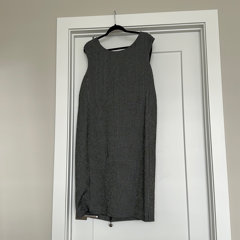 Armani Collezioni sleeveless sheath dress with full back zipper
